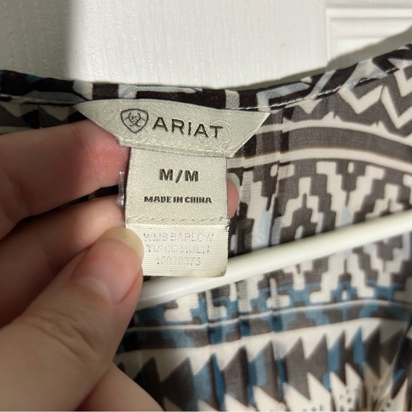 Ariat Women's Sheer V-Neck Aztec Print 3/4 Sleeve Tunic Blouse Size Medium - Picture 3 of 10